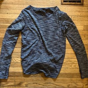 Long Sleeve athletic long sleeved shirt with tie back